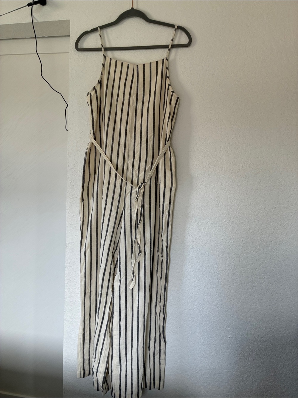 Jumpsuit - Picture 3 of 7